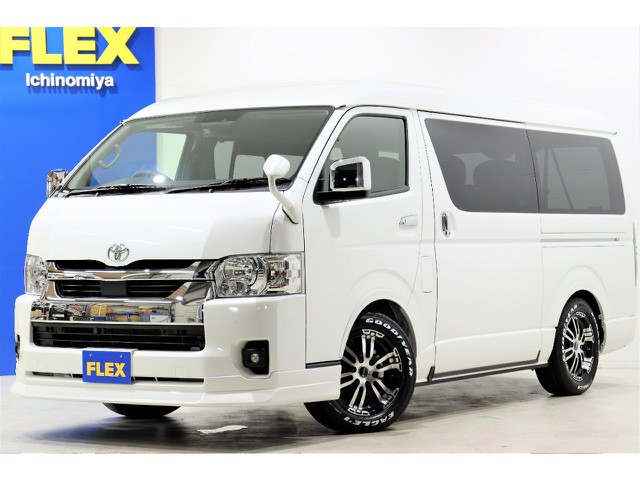 新車ハイエースワゴンＧＬ内装架装Ver5の入庫です