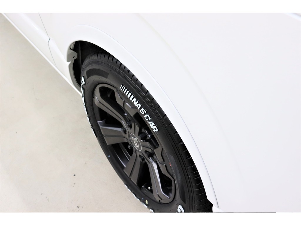 オリジナルのオーバーフェンダーは車検対応モデルとなっております！
