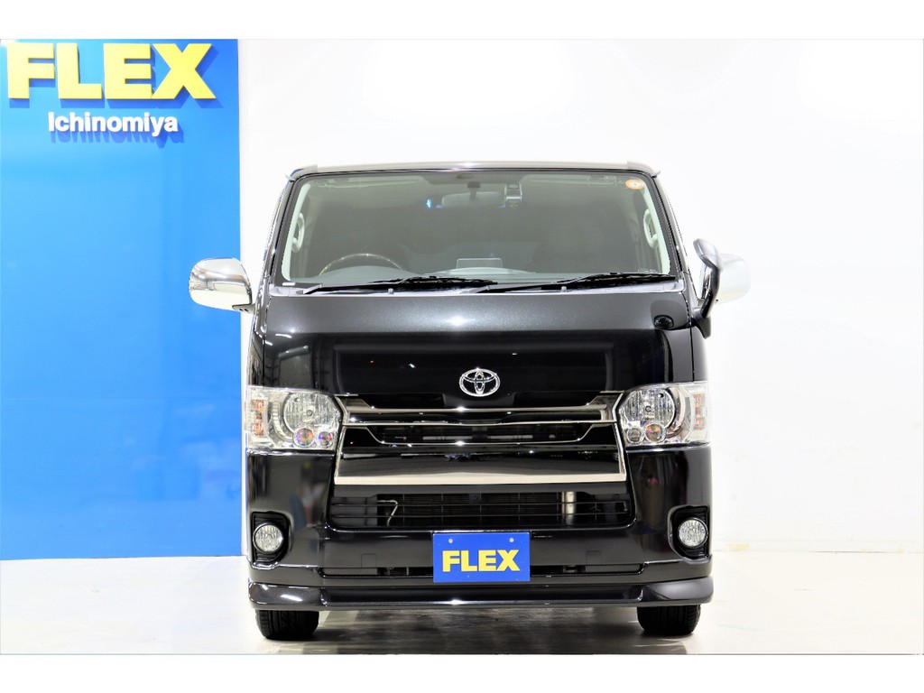 外装をFLEXオリジナルパーツでカスタムした一台となっております