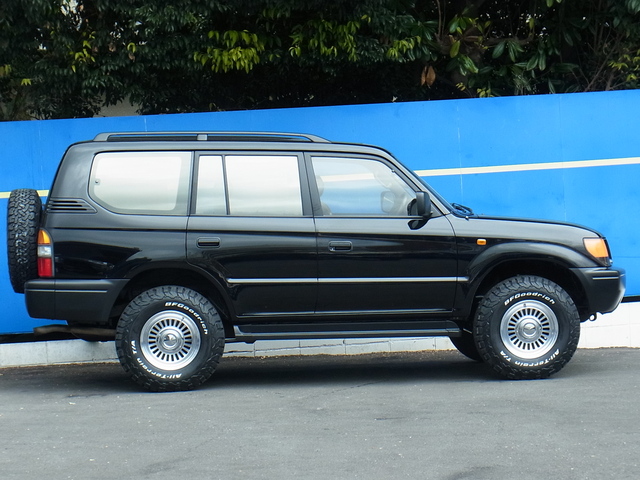 乗り降りしやすい純正車高！