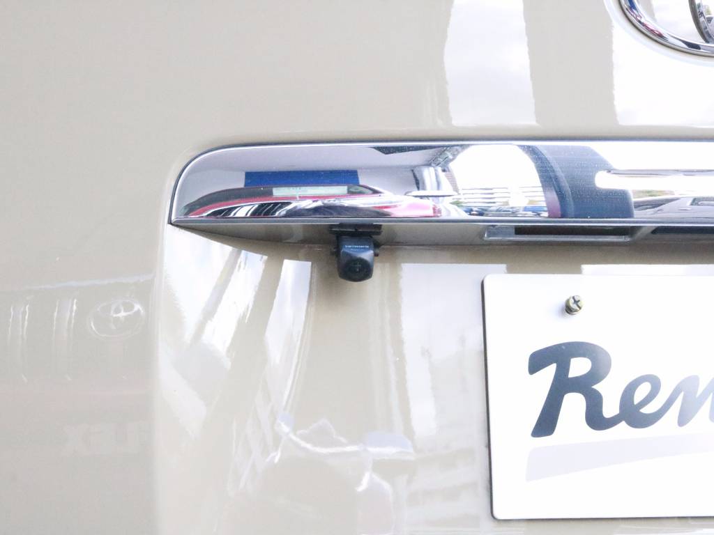 バックカメラ装備済！大きいボディの駐車でも安心！