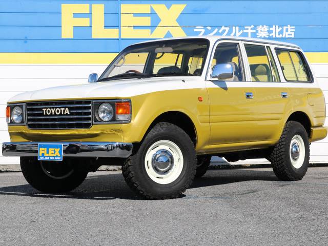 ＦＬＥＸオリジナルカスタムフェニックスのご紹介です☆ヘッドライトを丸目換装しました。ボンネット・フェンダー・アンダーパネルも製作し完成しました☆