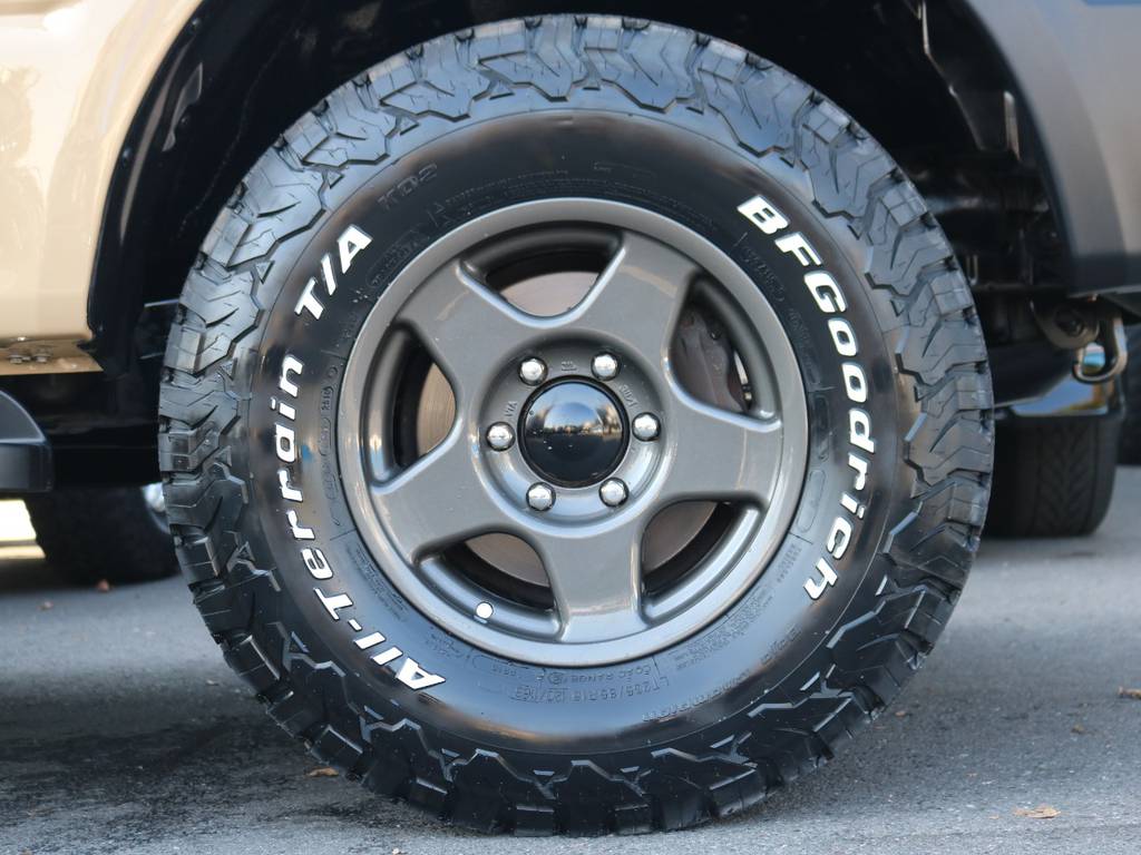ブラッドレーに新品BFGoodrich　KO2！悪路もビシバシ！おまかせあれ！