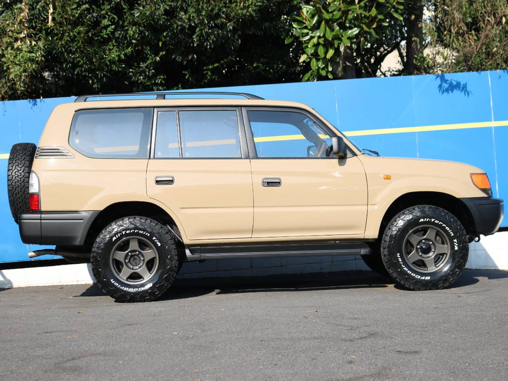 オーバーフェンダーを外してナロー化板金×新規オールペイント（FJクルーザーベージュ）！