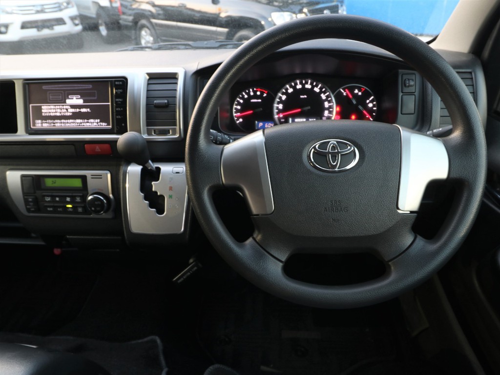 6速シーケンシャルAT搭載の4型後期車両になります。