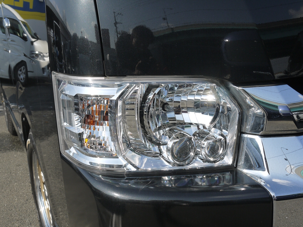 新車時オプションのＬＬＥＤヘッドライトも完備