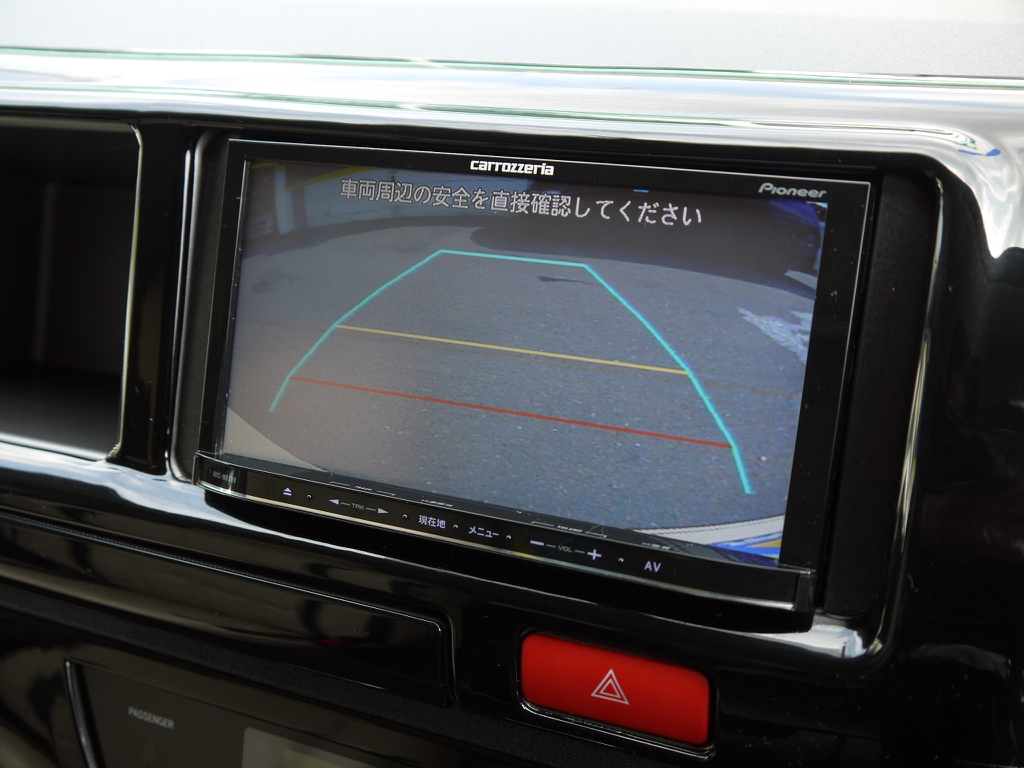 バックカメラも装着済みですので、女性の方の運転も安心ですね！！