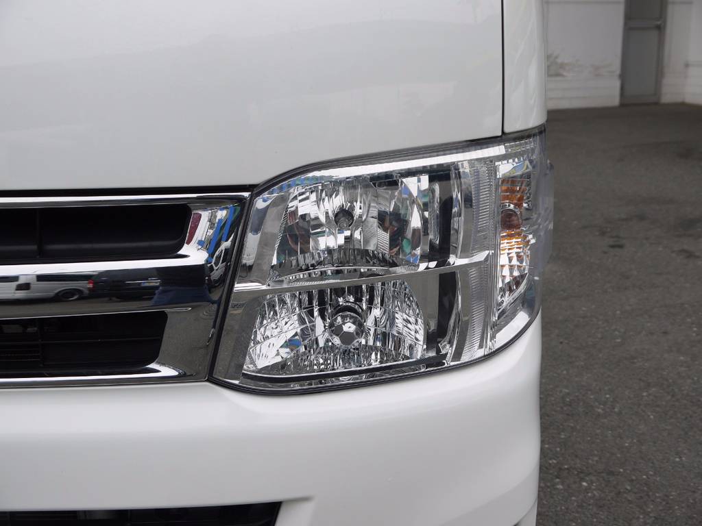 新車時メーカーオプションの純正ＨＩＤ完備！