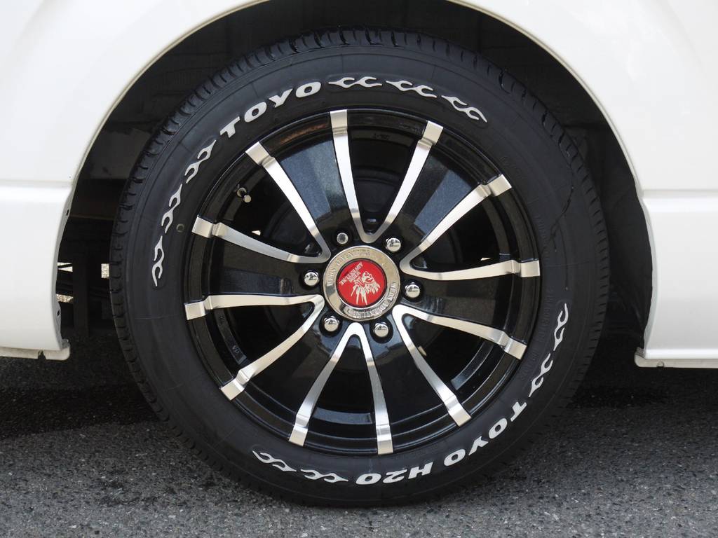 マッコイズＲＴ１　１７ｉｎ.ＡＷ＆ＴＯＹＯ　Ｈ２０ホワイトレター！足元もオシャレにドレスアップ♪