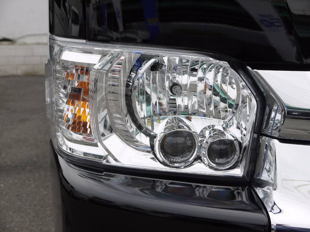 メーカーオプションのＬＥＤヘッドランプも完備しております。