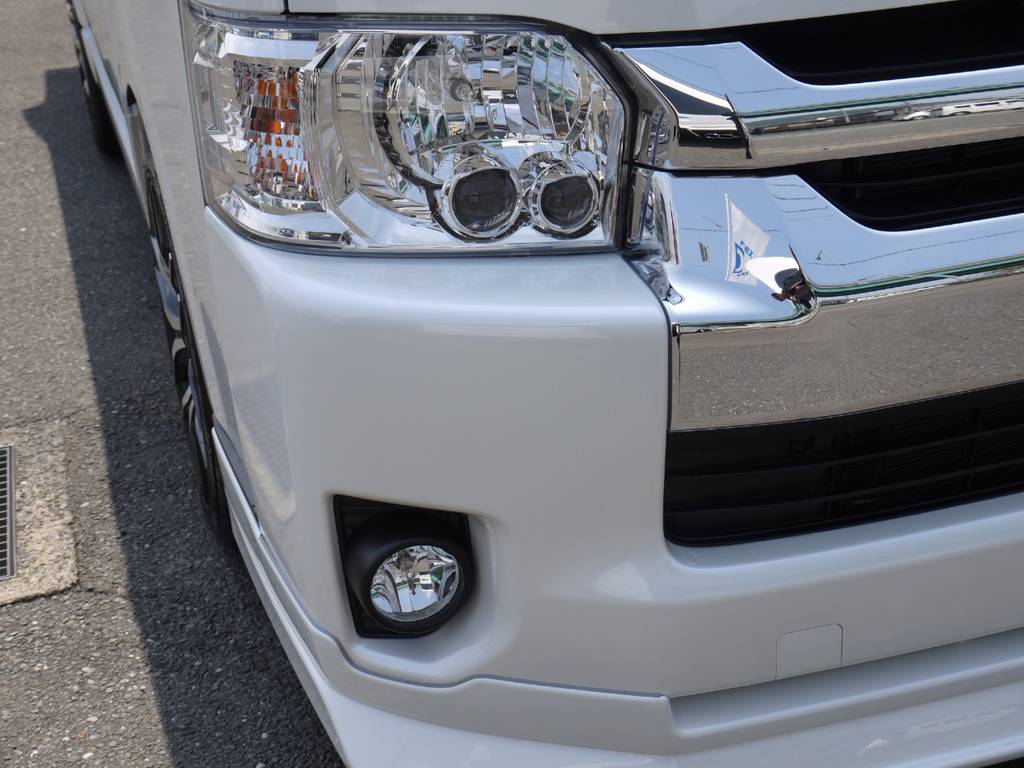 メーカーオプションのＬＥＤヘッドライトも完備！