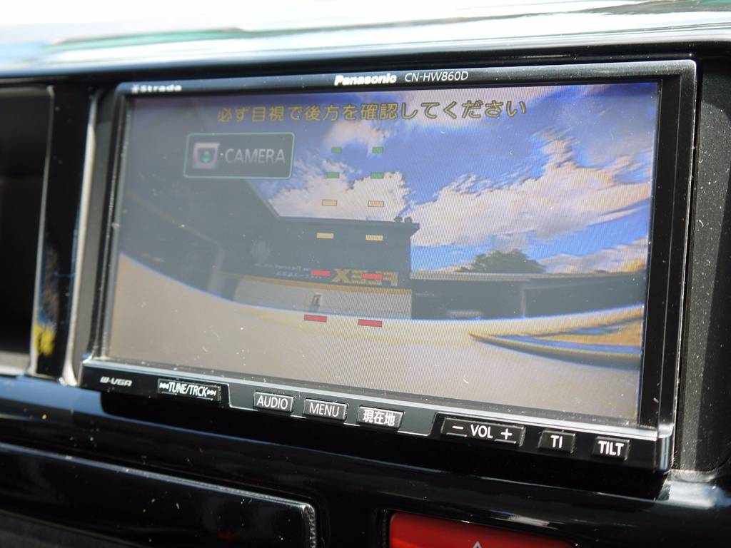 バックカメラも装着済み！駐車時も安心です。
