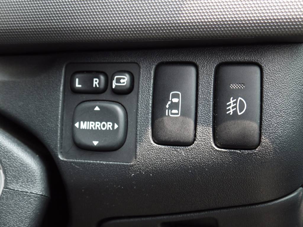 新車時メーカーオプションのパワースライドドアも完備！