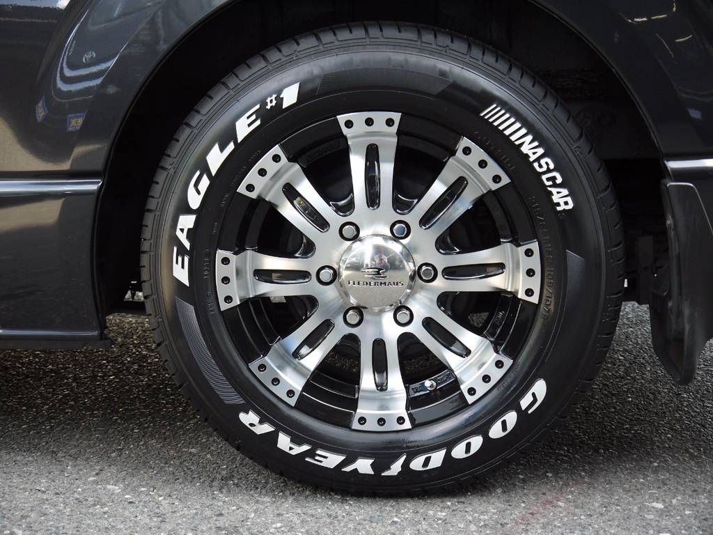 クエルボ８１６インチＡＷ＆グッドイヤーナスカーホワイトレタータイヤ２１５/６５Ｒ１６Ｃ！