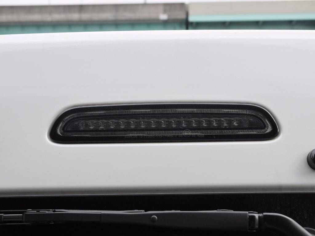 コプラスＬＥＤハイマウント！エクステリア全体をホワイト＆ブラックのモノトーンでカスタマイズ！