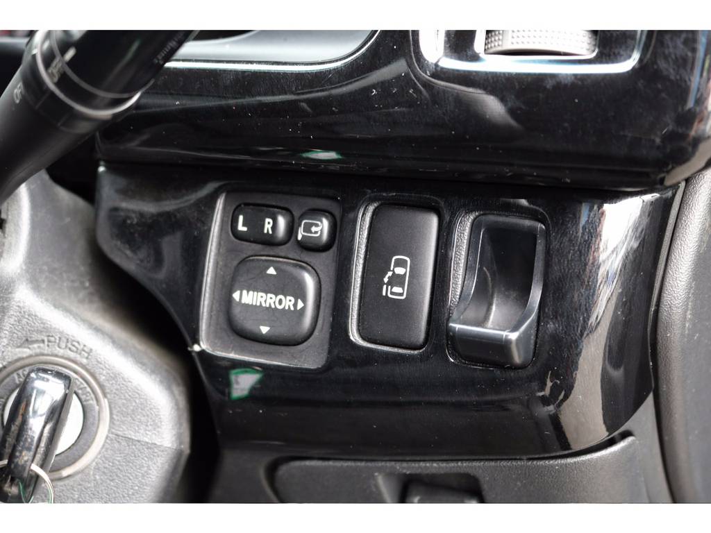 新車時メーカーオプションのパワースライドドアも完備しております。