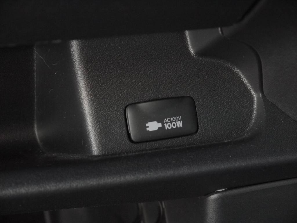 新車時メーカーオプションＡＣ１００Ｖ電源も完備しております。