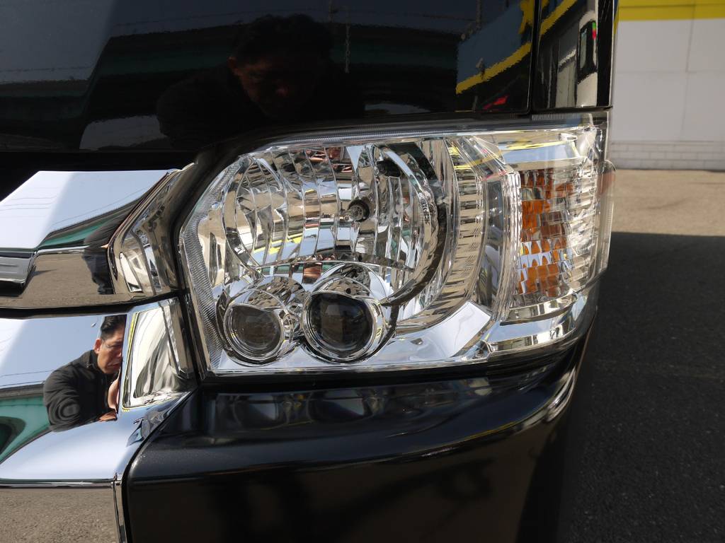 新車時メーカーオプションのＬＥＤヘッドライトも完備しております。