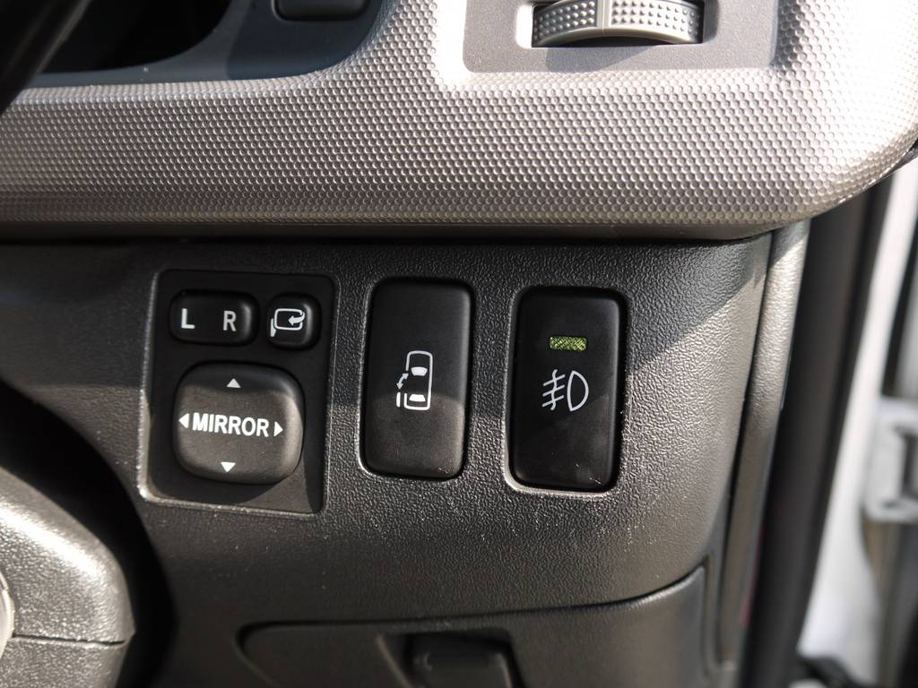 新車時メーカーオプションのパワースライドドアも完備しております。
