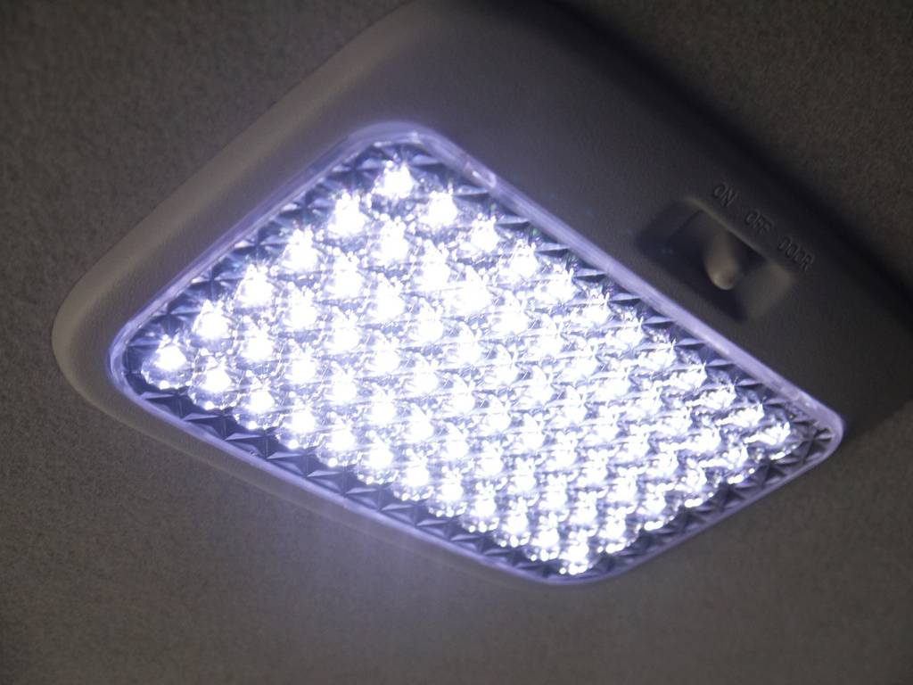 ＬＥＤルームランプ＆クリスタルレンズ！