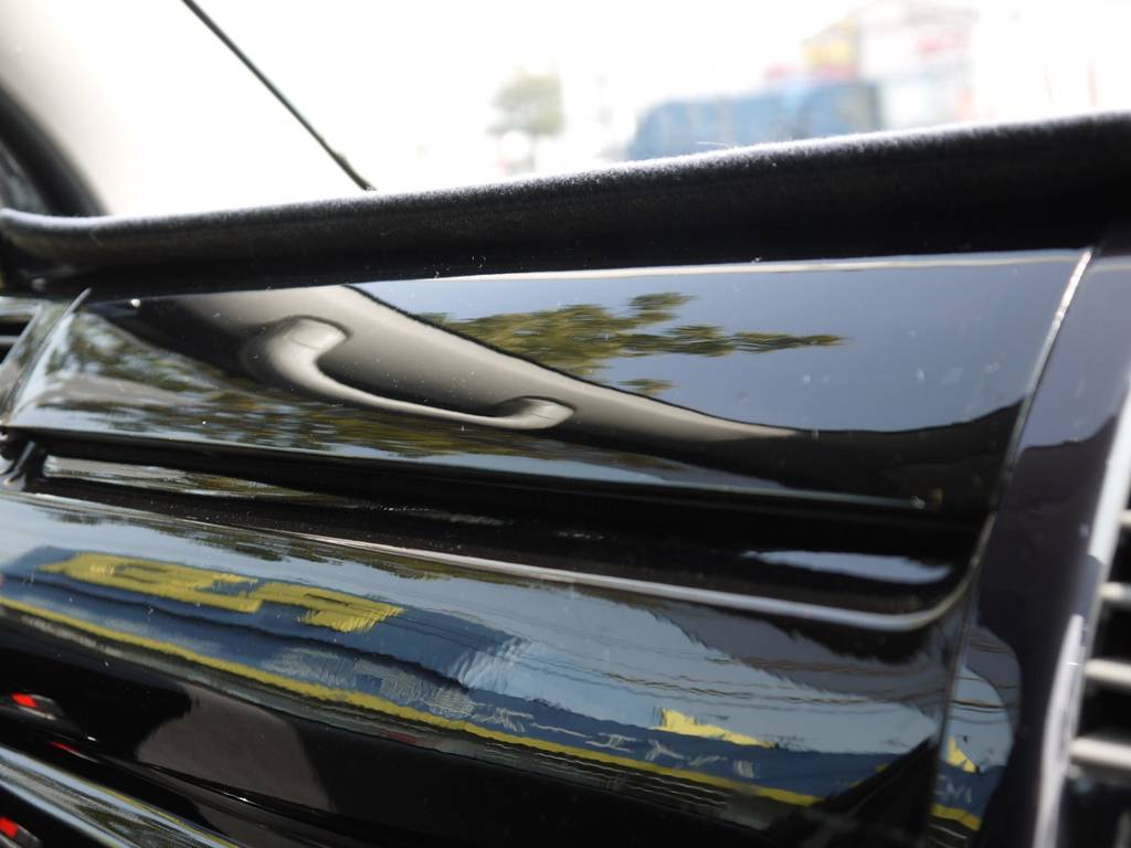 新車時メーカーオプションのＳＲＳエアバッグも完備しております。