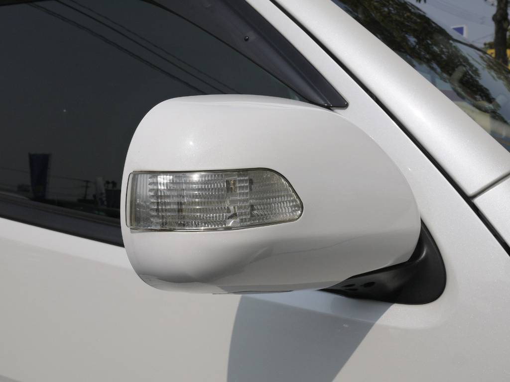 LEDドアミラーウインカー！エクステリア全体の統一感もアップ！