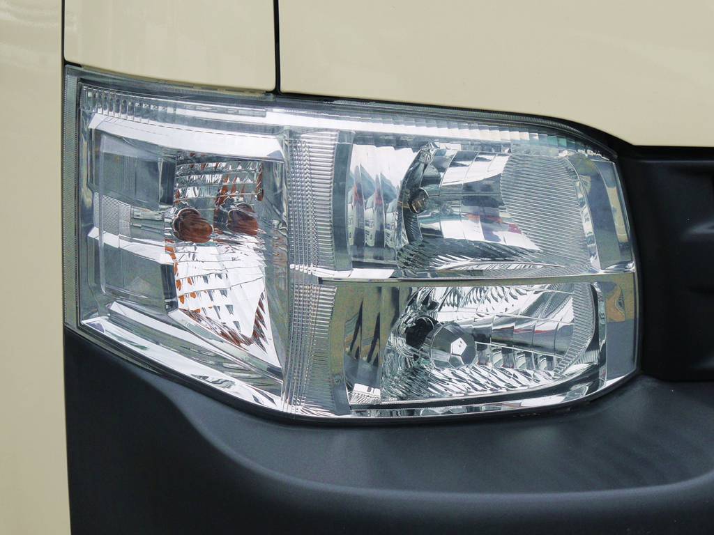 新車時メーカーオプションのＨＩＤヘッドライトも完備！