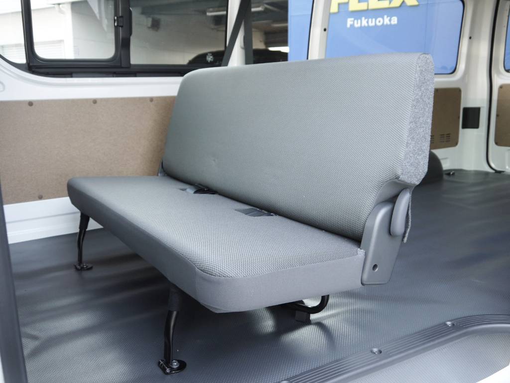 ＧＬシート換装や床パネル施工等ご要望に応じて各種追加カスタムも承ります。