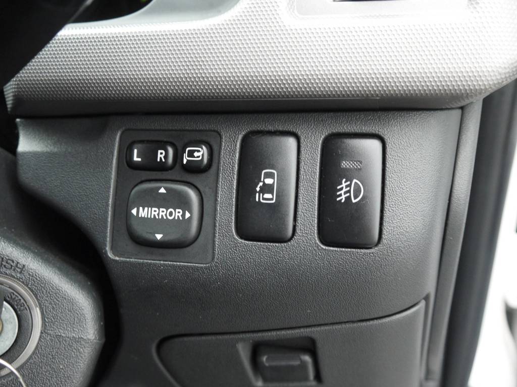 新車時メーカーオプションのパワースライドドア完備しております！
