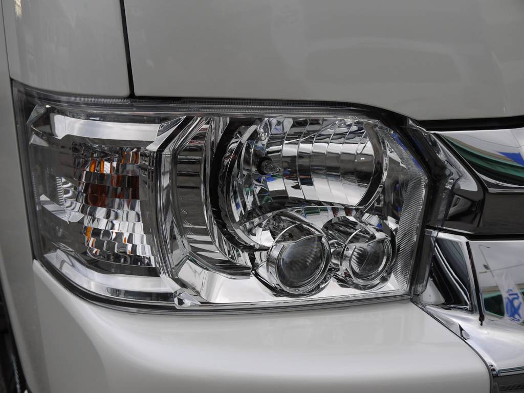 メーカーオプションのＬＥＤヘッドランプの完備しております。