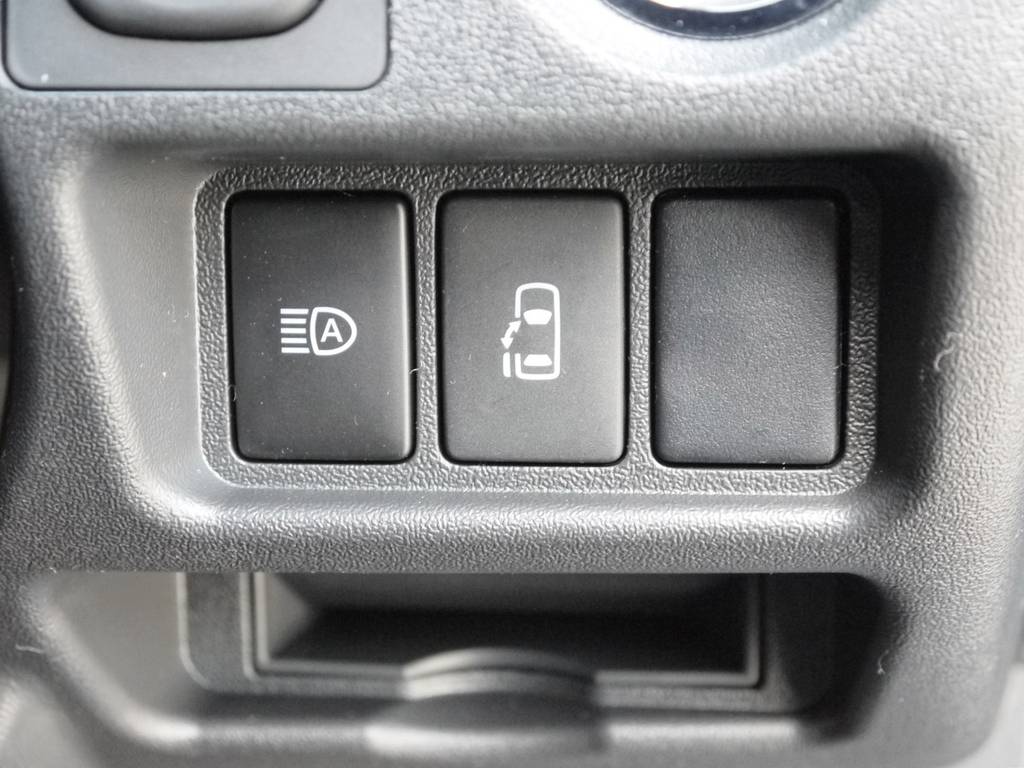 メーカーオプションのパワースライドドア完備！