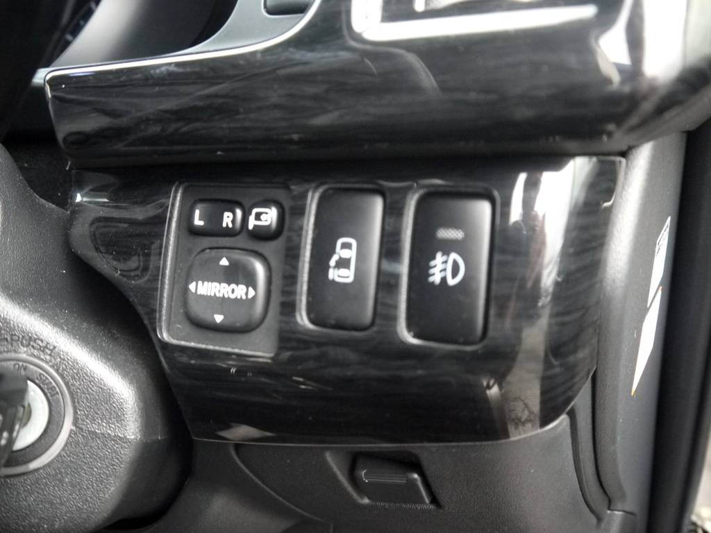 新車時メーカーオプションのパワースライドドア＆AC100V電源も完備！