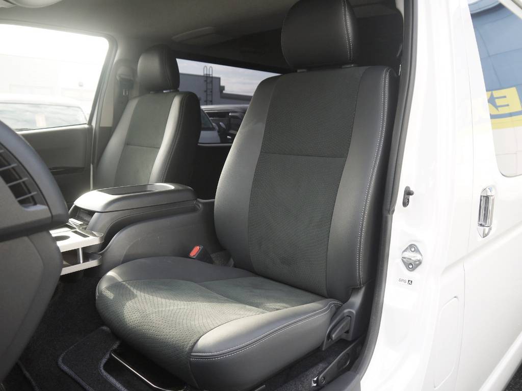 特別仕様車専用装備のハーフレザーシート！