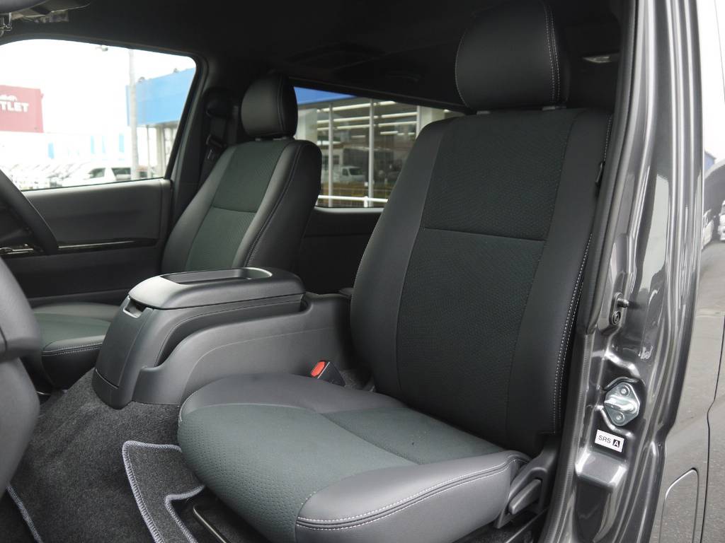 特別仕様車専用装備：ハーフレザーシート！