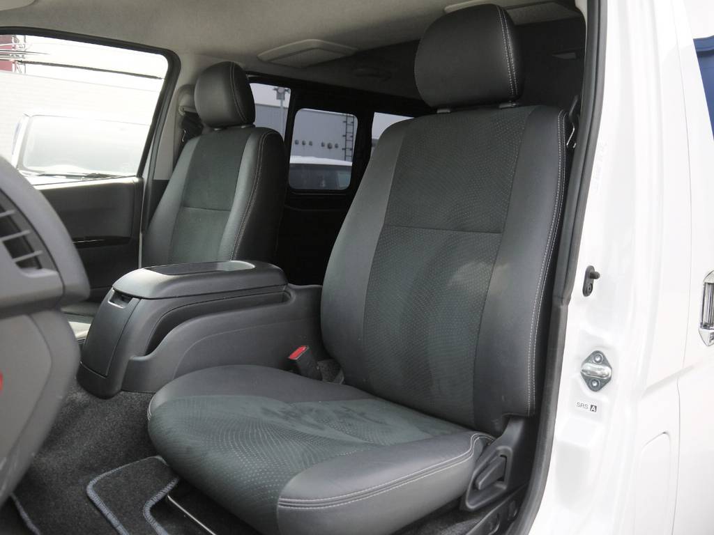 特別仕様車専用装備：ハーフレザーシート！