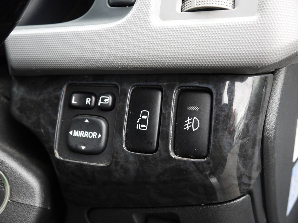 新車時メーカーオプションのパワースライドドア完備！