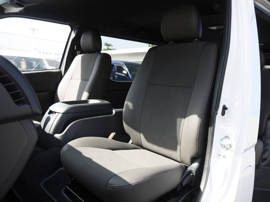 特別仕様車専用装備：ハーフレザーシート！