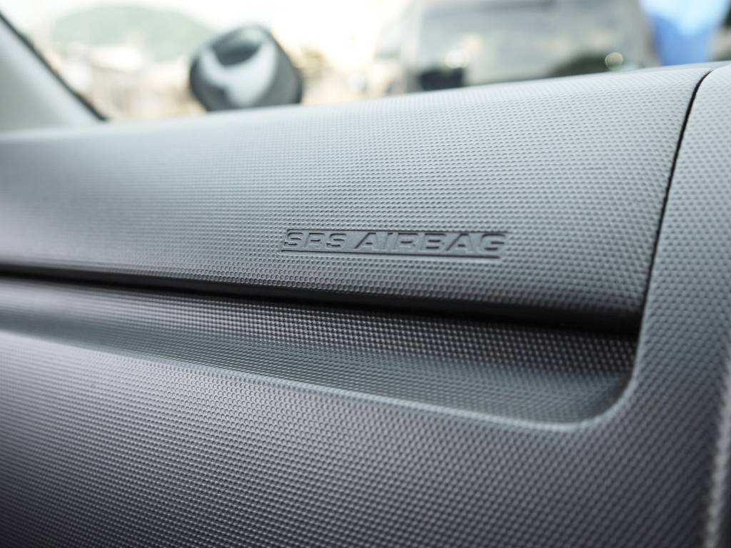 新車時メーカーオプションのＳＲＳエアバッグも完備しております。
