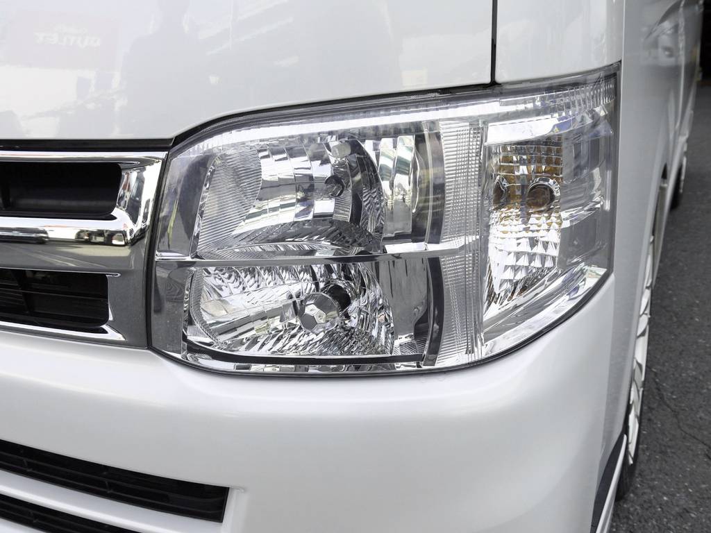 新車時メーカーオプションのＨＩＤヘッドライトも完備しております！
