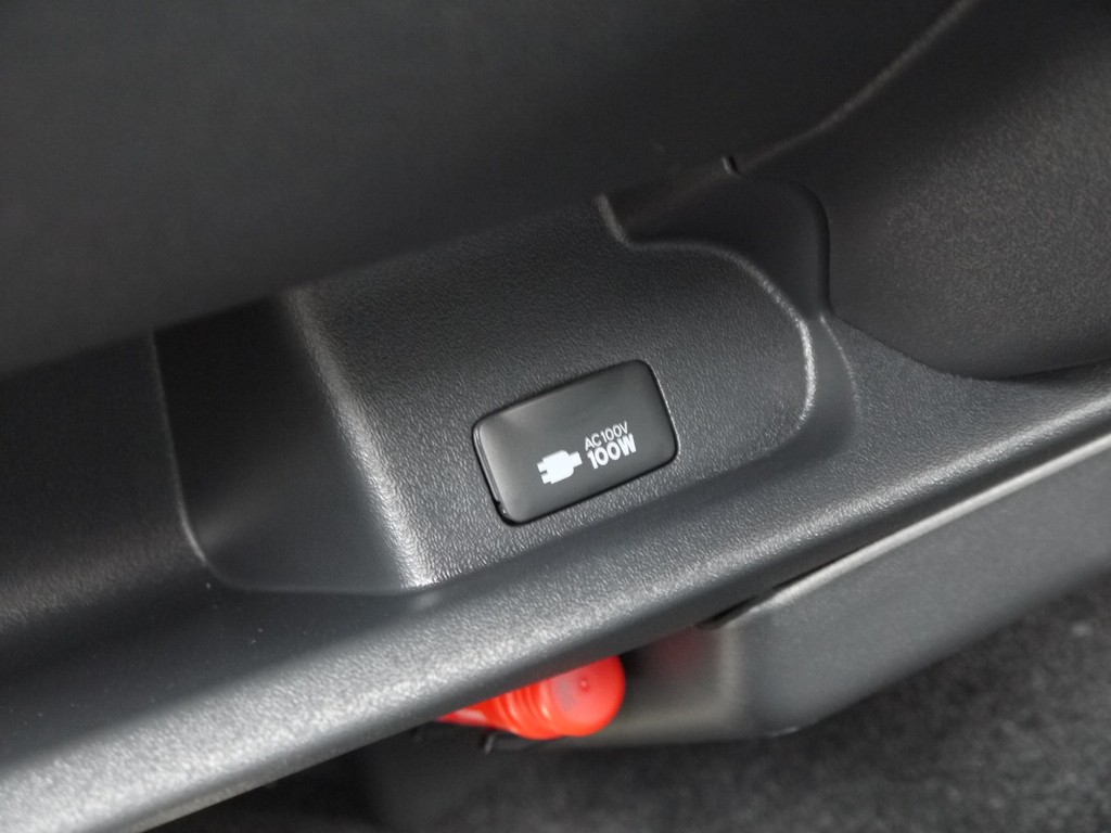 メーカーオプションのＡＣ１００Ｖ電源も完備しております。