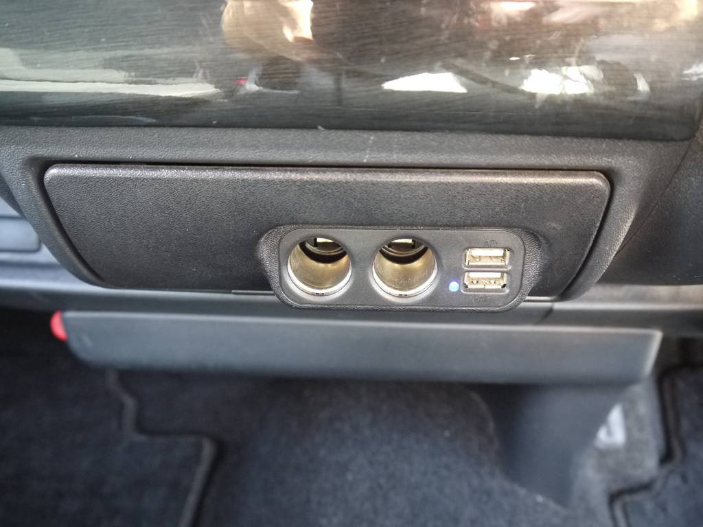 ＵＳＢ充電器装着済み！