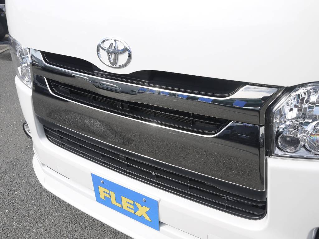 特別仕様車専用装備：ダークメッキ加飾フロントグリル！