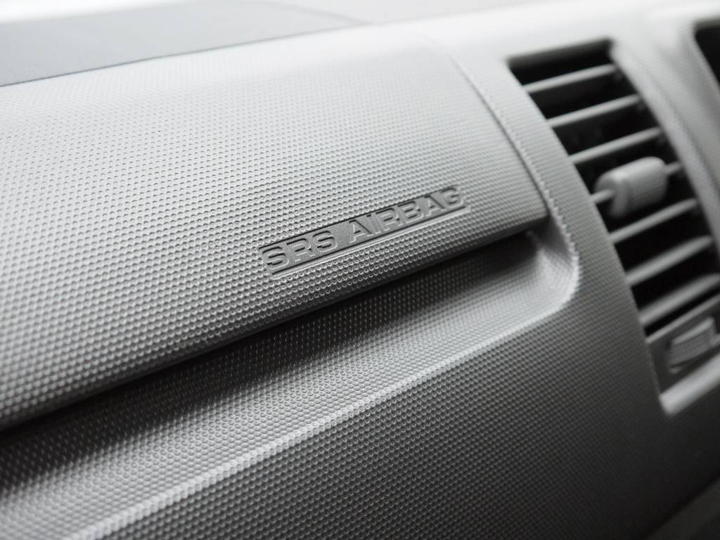 新車時メーカーオプションのＳＲＳエアバッグも完備！