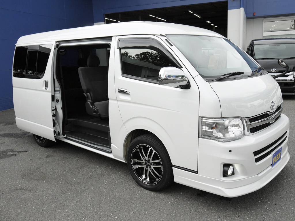 ワイドＶベースにて製作されておりますので、使い勝手の良い５ドア設定！
