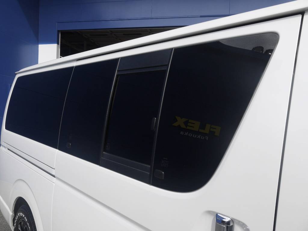 開閉式窓ガラスも完備してますので車内の換気もバッチリ！