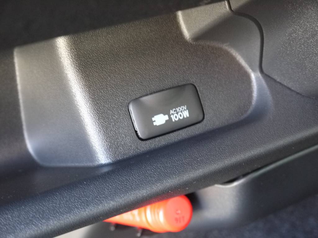 メーカーオプションのＡＣ１００Ｖ電源も完備！