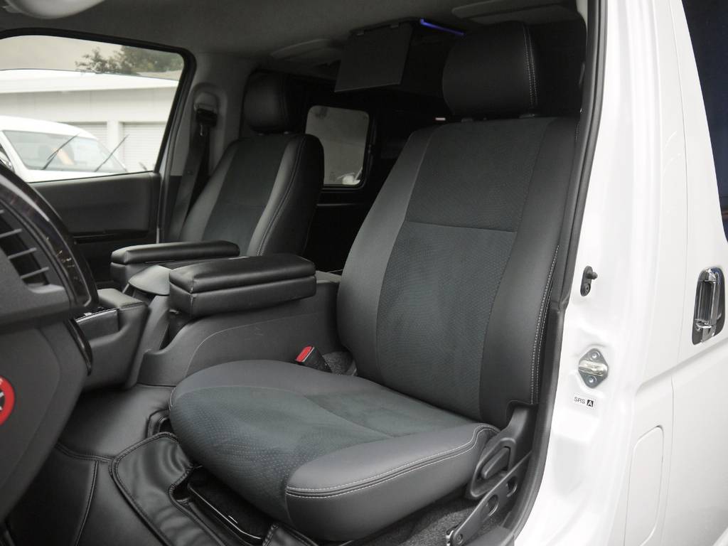 特別仕様車専用装備：ハーフレザーシート！