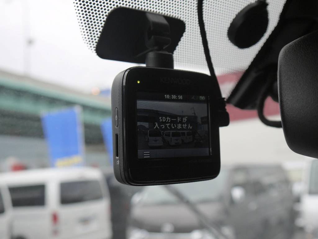 ＫＥＮＷＯＯＤドライブレコーダーも完備！嬉しい装備が満載の１台！