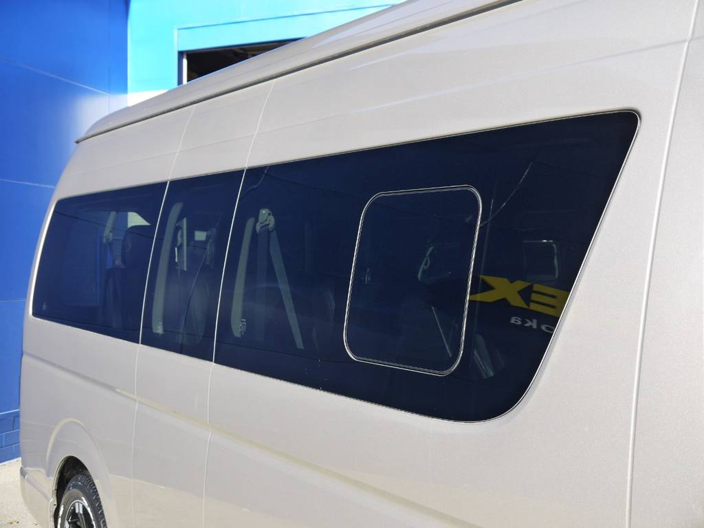 開閉式ガラスも完備しておりますので車内の換気もバッチリ！