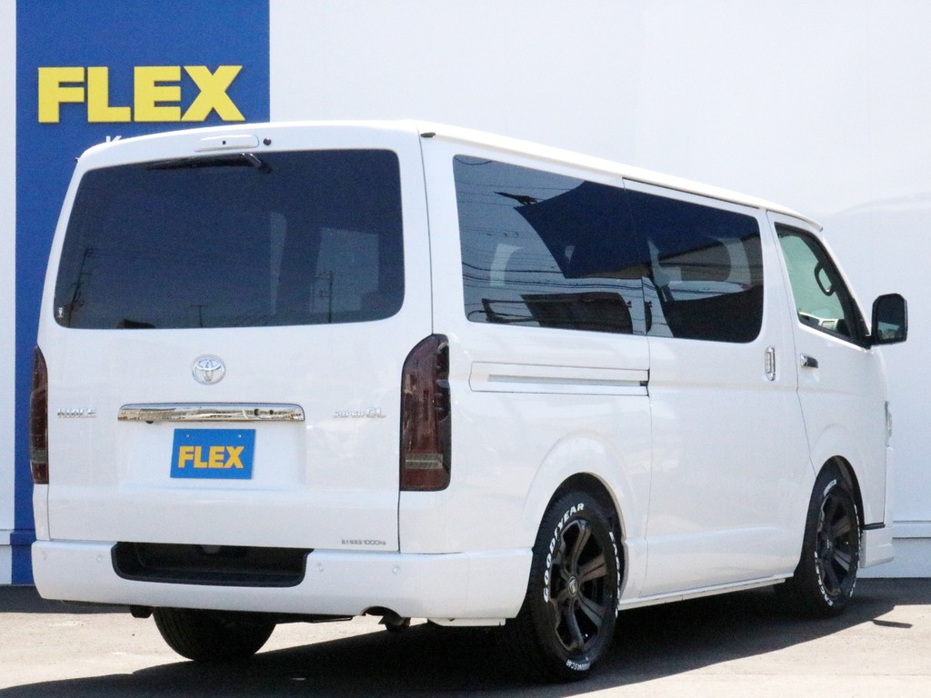 ハイエースをお探しならＦＬＥＸ神戸店へ！　新車中古車販売は勿論、経費が使えるリースやローンを使った販売など新たなハイエースライフを始めるお手伝いを致します！